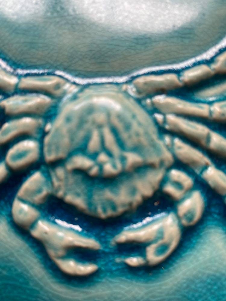 4”Ceramic sea crab tile in crackle blue